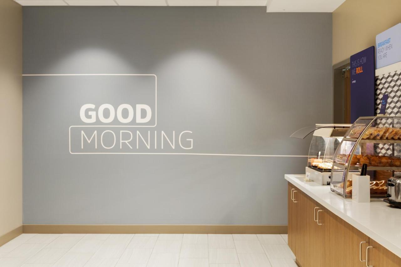 Holiday Inn Express Fremont By Ihg Exterior foto